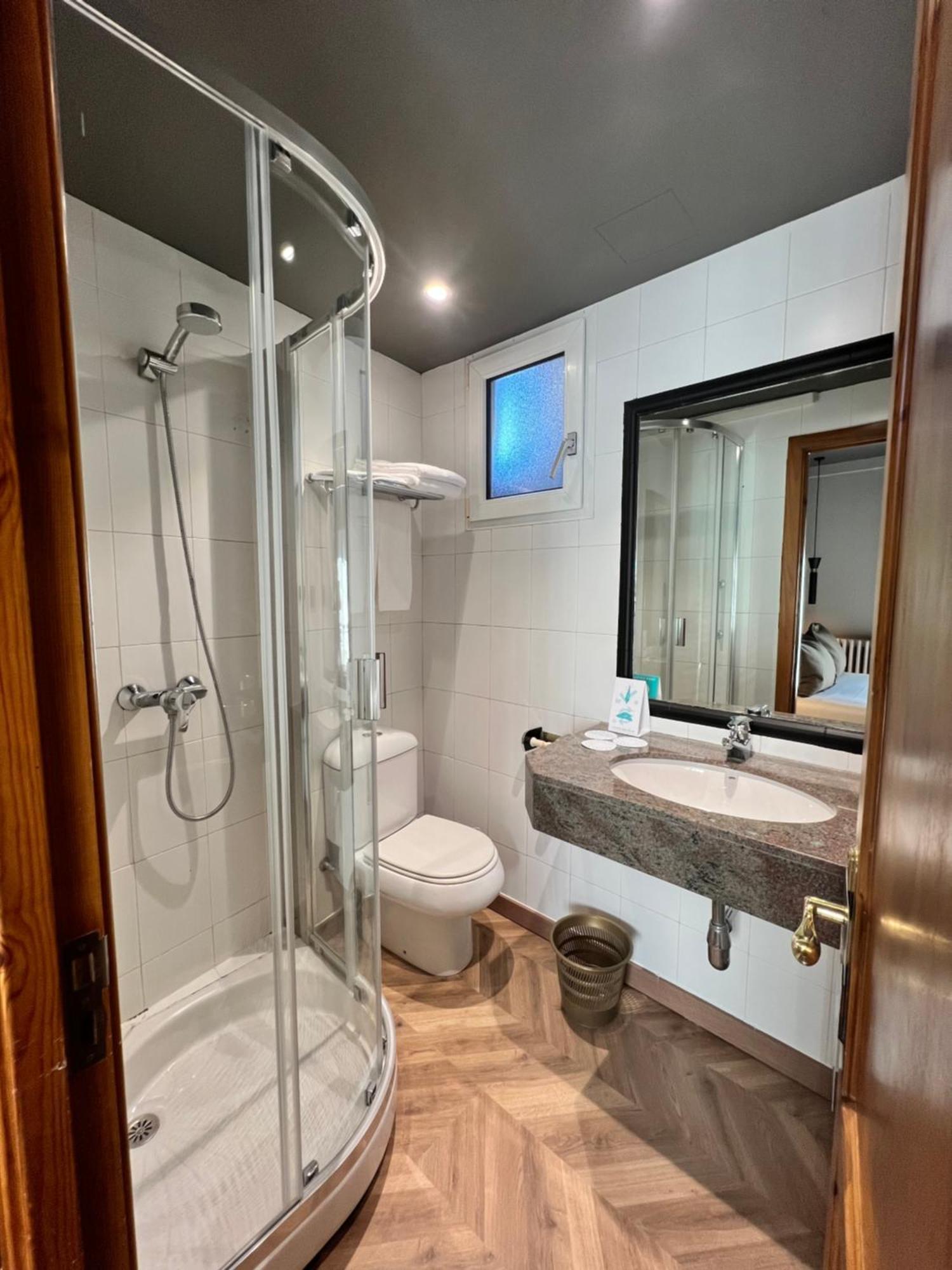 Yomo Petit Paris Hotel เอิงคาม ภายนอก รูปภาพ