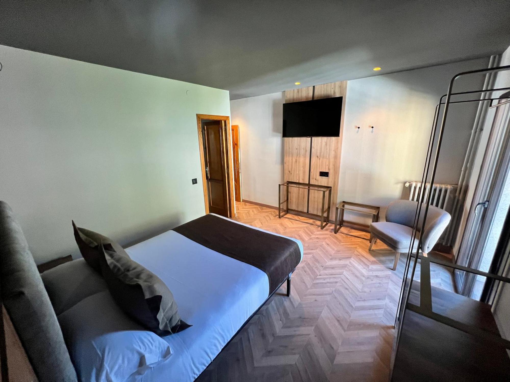 Yomo Petit Paris Hotel เอิงคาม ภายนอก รูปภาพ