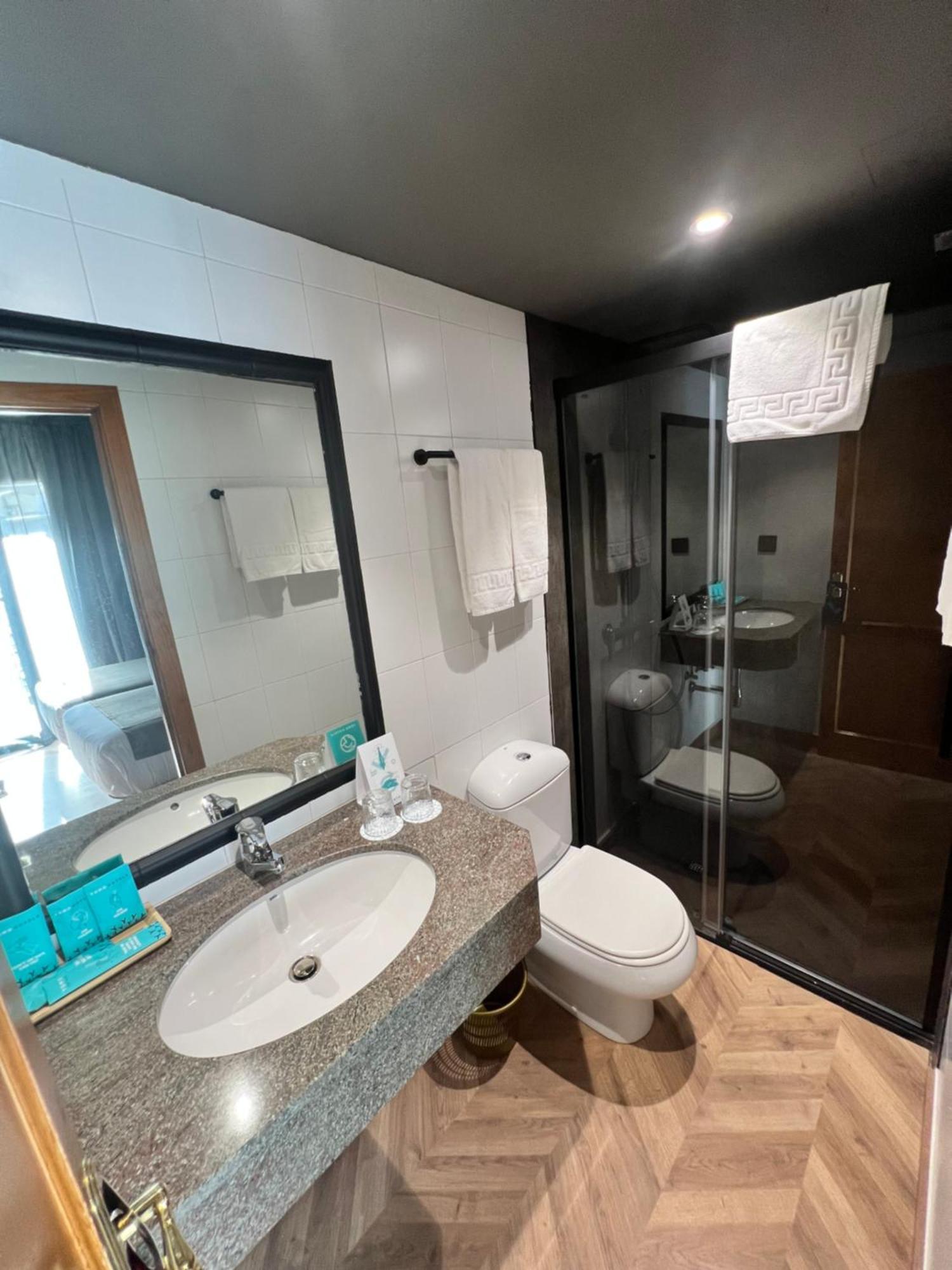 Yomo Petit Paris Hotel เอิงคาม ภายนอก รูปภาพ