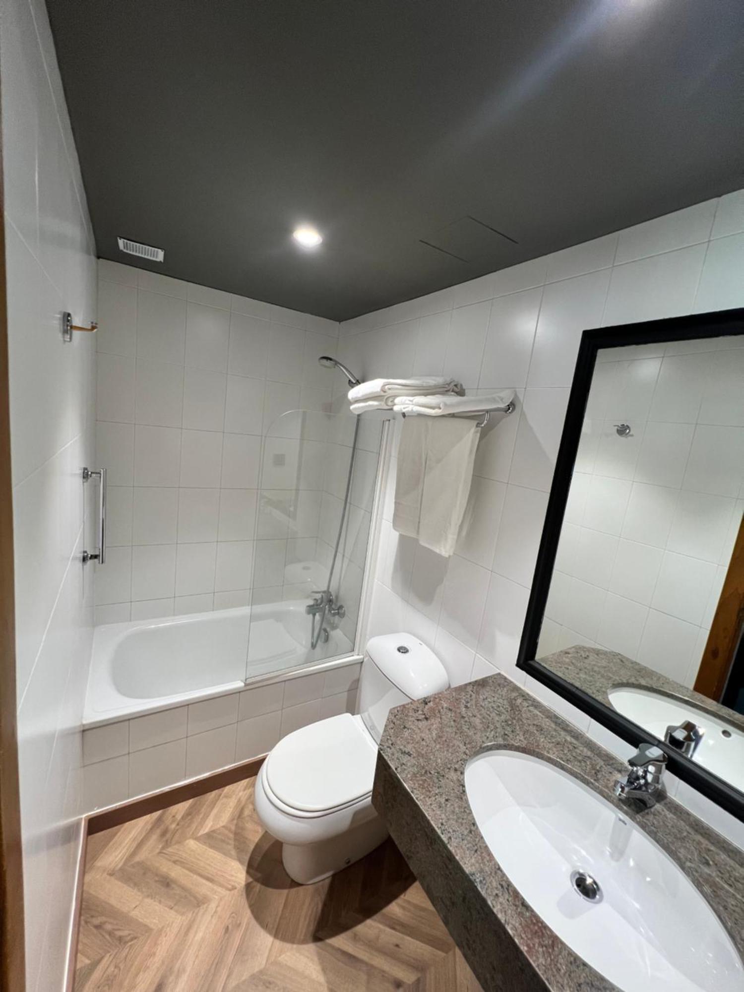 Yomo Petit Paris Hotel เอิงคาม ภายนอก รูปภาพ