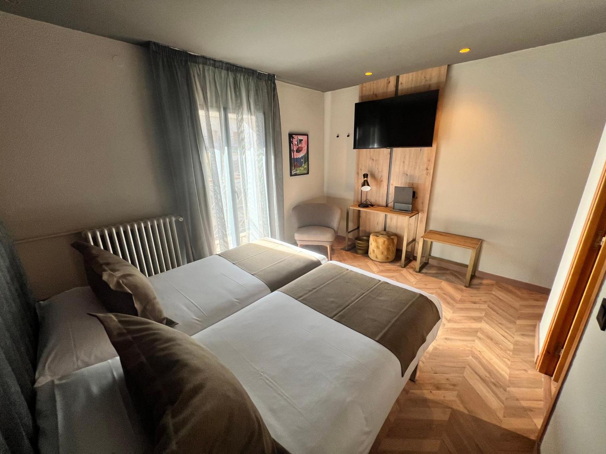 Yomo Petit Paris Hotel เอิงคาม ภายนอก รูปภาพ
